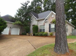 348 Pinewood Ln, Ridgeland, MS 39157