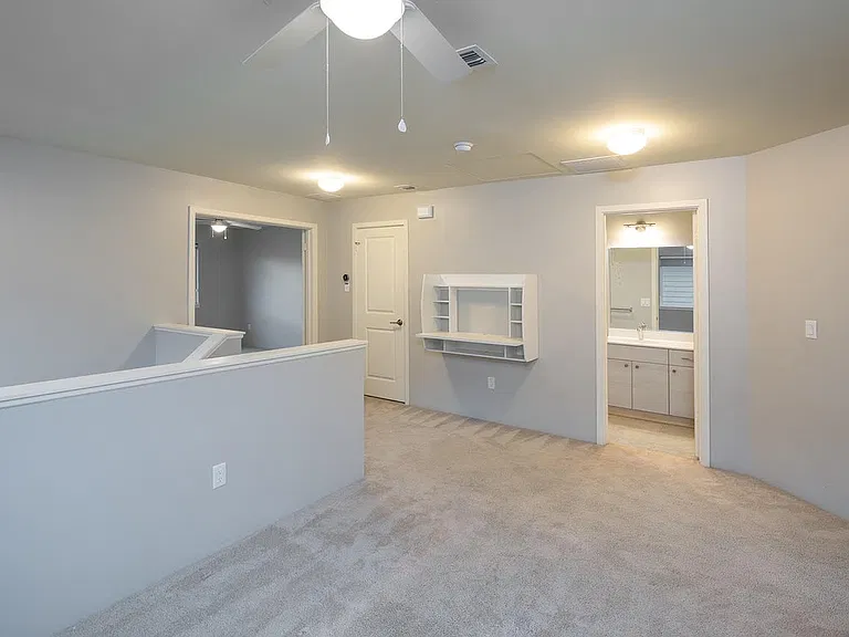 91-1160 Kamakana St #805 — Photo 11