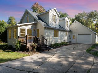 920 Sandow Rd, Midland, MI 48640