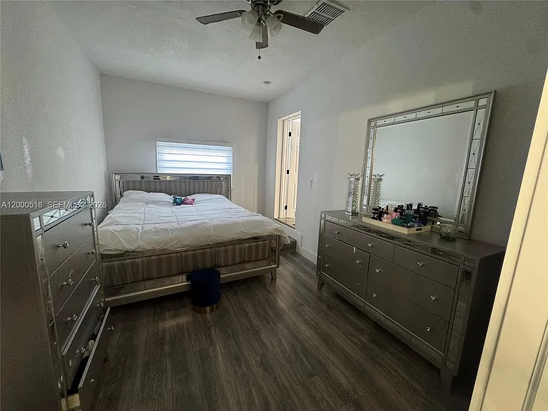 427 NW 19th Ave — Photo 7
