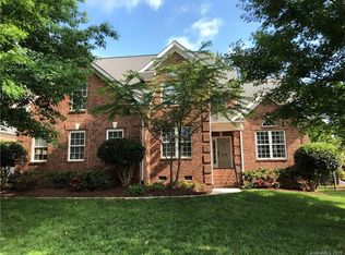 8208 Denholme Dr, Waxhaw, NC 28173