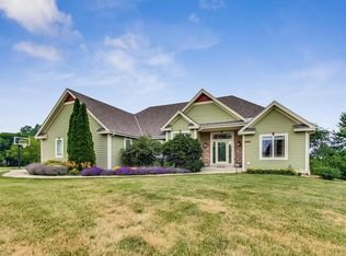 N5190 Granville Ct, Elkhorn, WI 53121