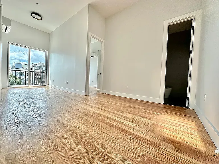 959 Metropolitan Ave #3B — Photo 3