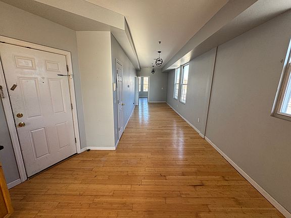 4th image of 625 Bramhall Ave APT 3