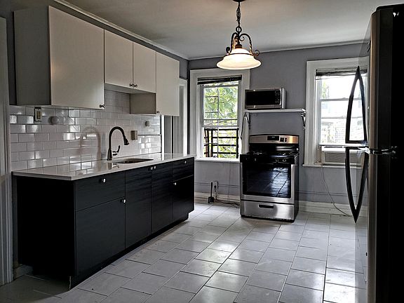 2nd image of 558 Communipaw Ave #3