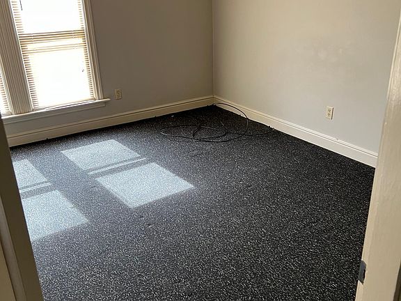 5th image of 2204 Willow St #2