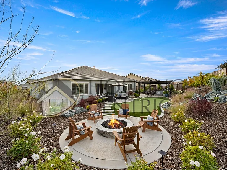 3061 Calypso Cir — Photo 7