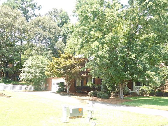 3rd image of 875 John Ct