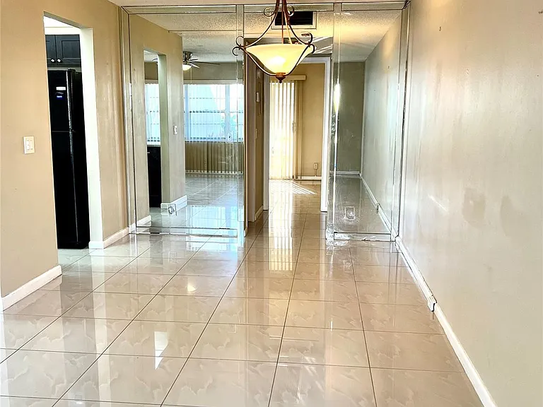 517 Mansfield M #517 — Photo 3