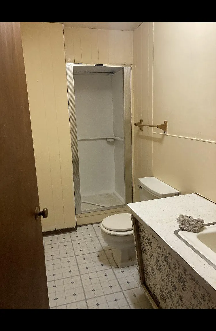 144 Garibaldi Avenue — Photo 2