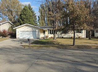 3303 Cherry Lynn Dr, Grand Forks, ND 58201