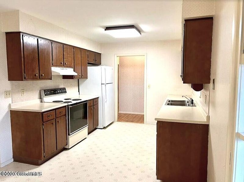 3rd image of 6 Collegeview Drive