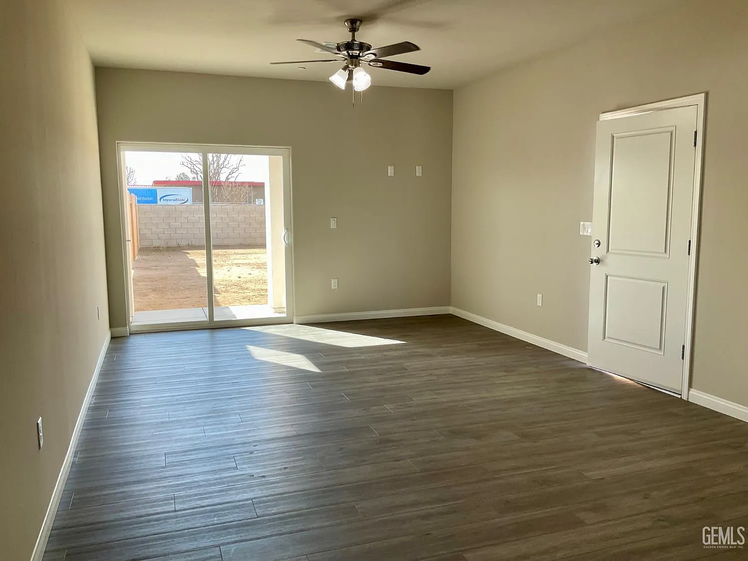 2 bed, 755 sqft, $1,600 — Photo 4