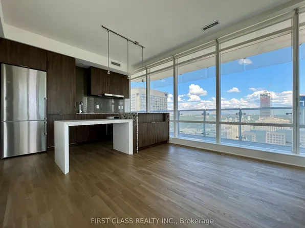 1 Bloor St E, Toronto, ON M4W 0A8
