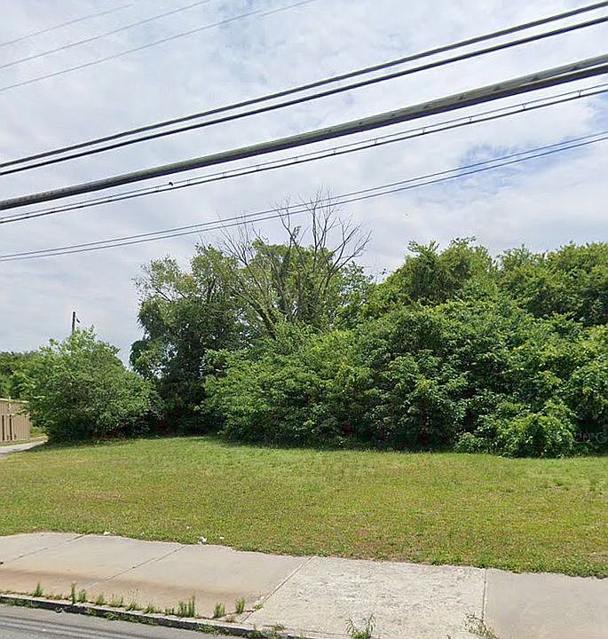 2nd image of 802 Halifax St