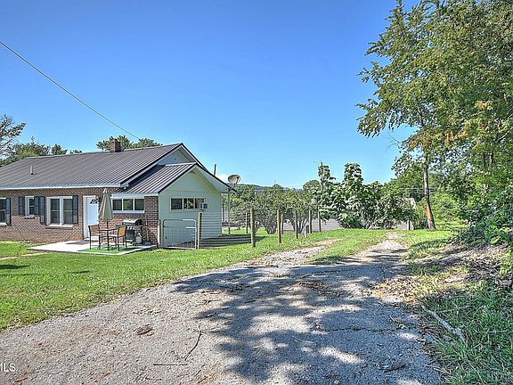 4th image of 2109 E Unaka Ave