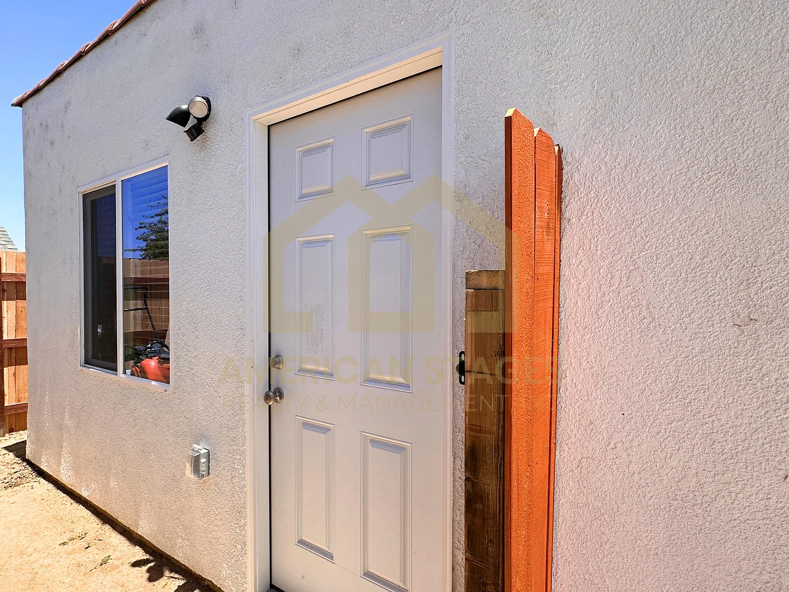 1101 West Oak Avenue - B — Photo 3