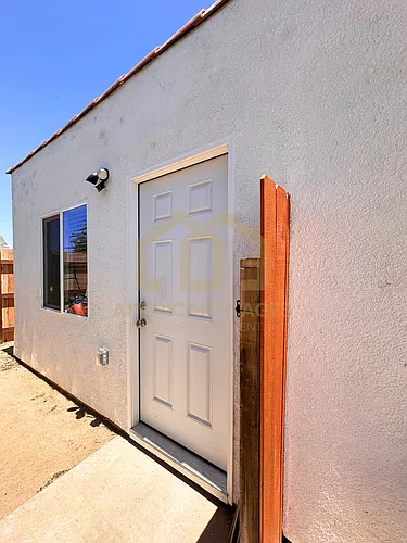 1101 W Oak Ave #B Photo 1