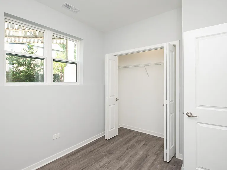 1813 W Cermak Rd #1 — Photo 12