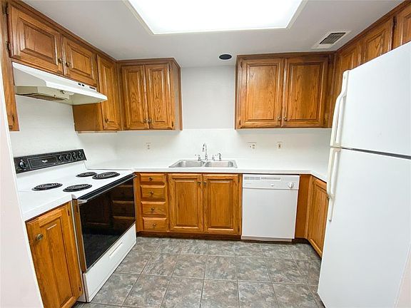 4th image of 2529 Rio Grande St APT 34