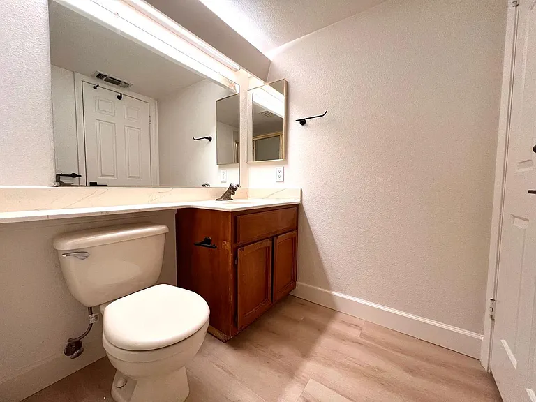 1814 K St #L3 — Photo 8