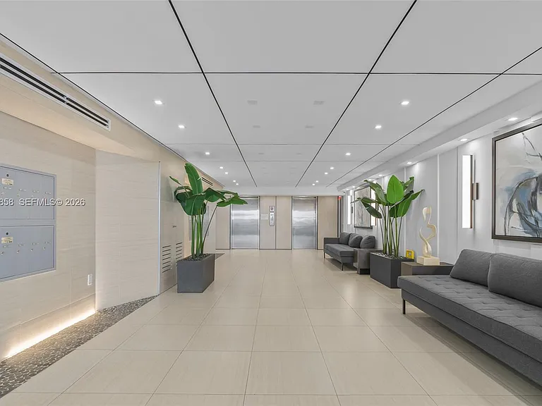 4141 Collins Ave #201 — Photo 21