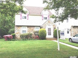 59 Murdock Rd, Lynbrook, NY 11563