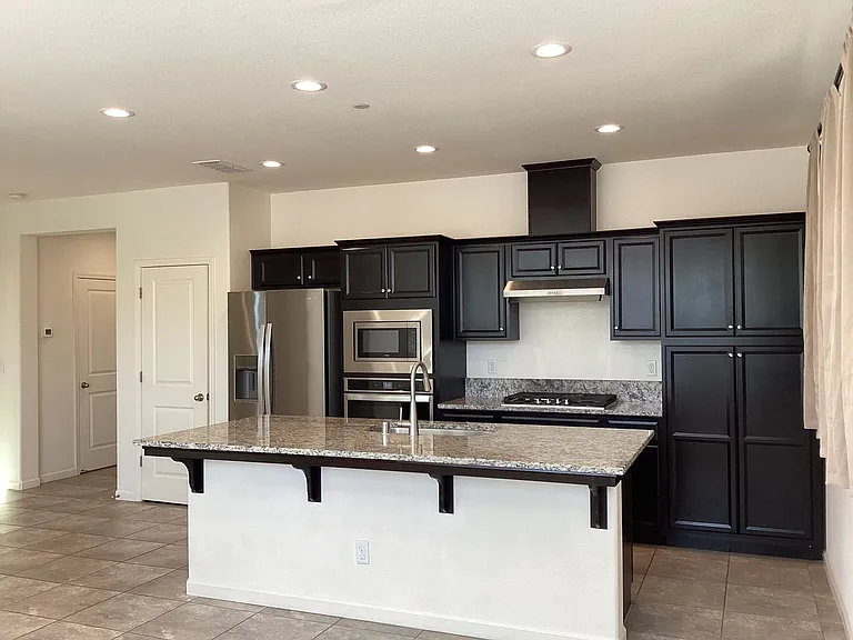229 Sunset Dr S — Photo 8