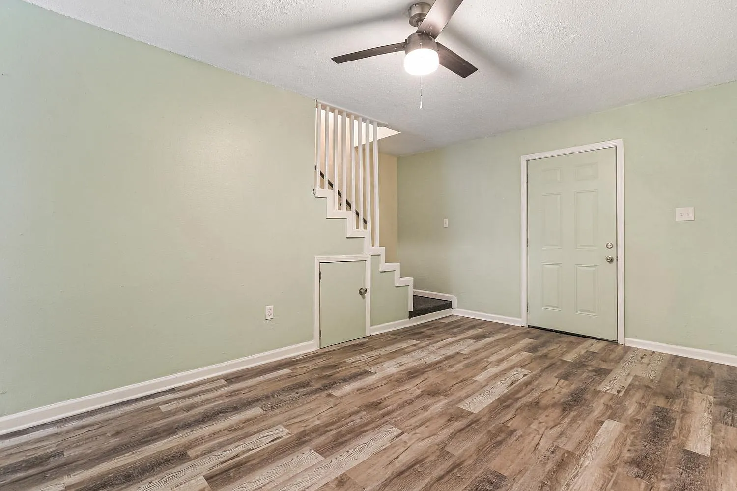 2 bed, 1.5 bath, 950 sqft, $1,000 — Photo 3