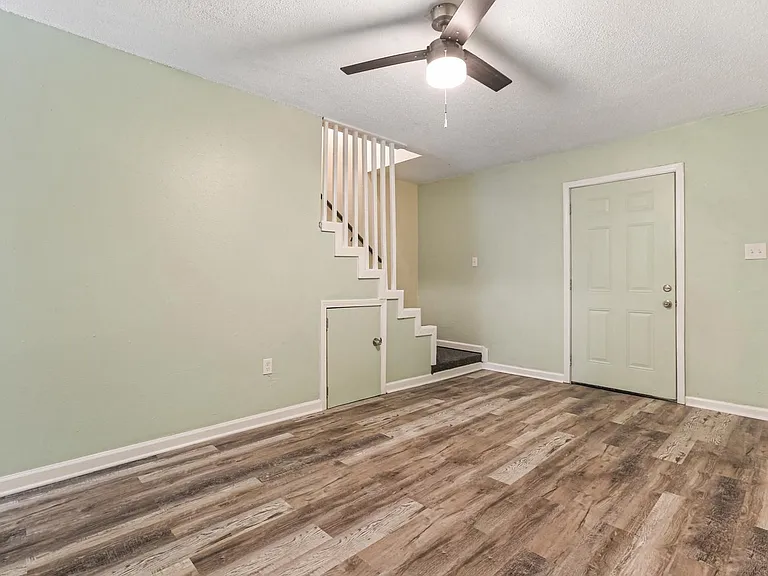 1113 Orange Blossom Ln #7 — Photo 3