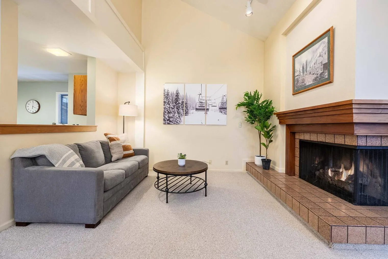 3 bed, 2.0 bath, 1797 sqft, $4,812 — Photo 1