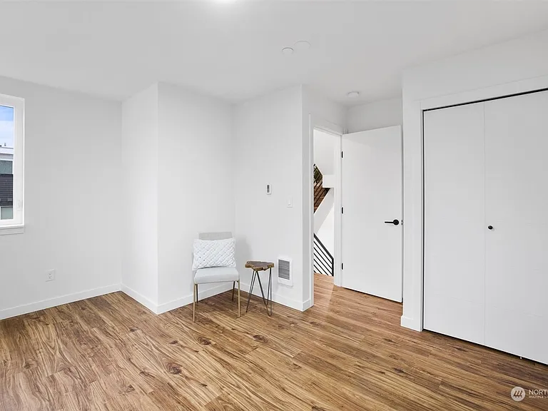 9234 35th Ave SW #A — Photo 15