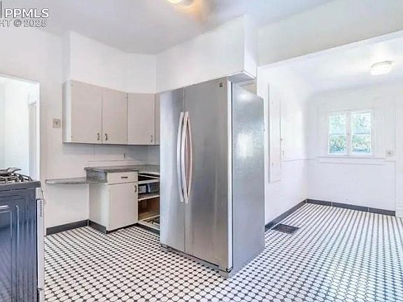 3rd image of 116 W Adams Ave