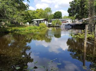 139 Rivershore Dr, San Mateo, FL 32187