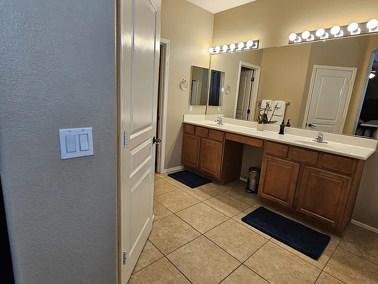 Owners Bathroom