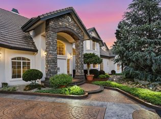 15368 Mountain Shadows Dr, Redding, CA 96001