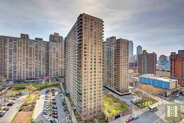 Sold by Halstead Real Estate | media 8