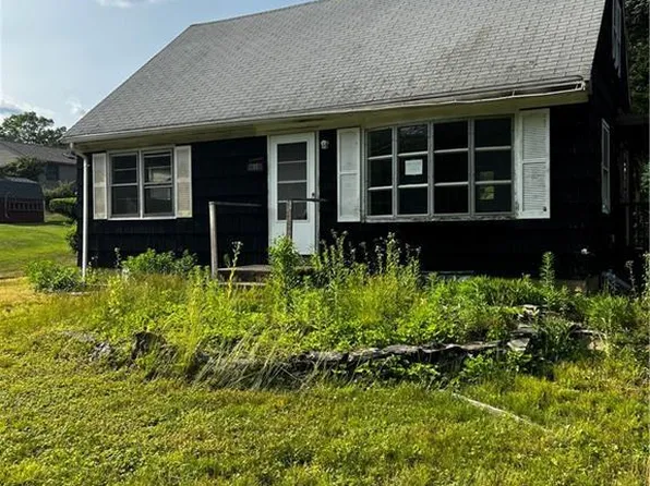 41 Pond Drive, North Stonington, CT 06359
