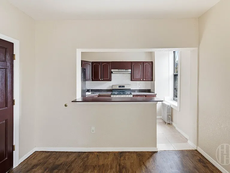 207 Hull St #2L — Photo 8