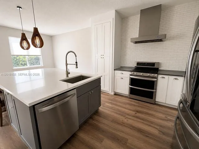 4 bed, 3.5 bath, $7,100 — Photo 2