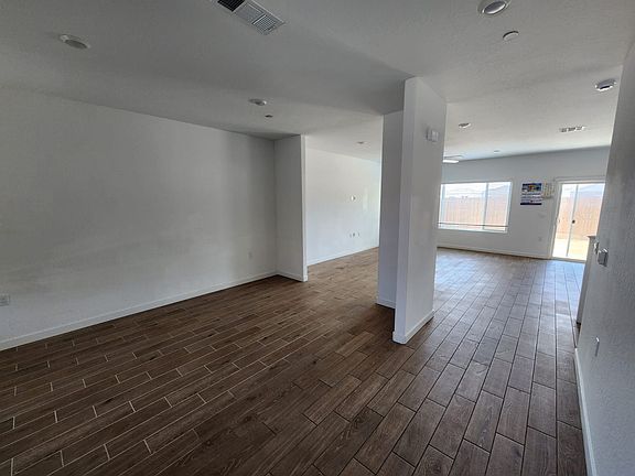 4th image of 4465 N Phoenix Ave