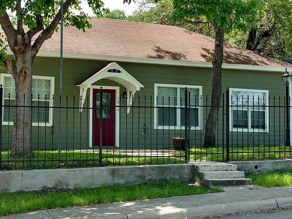 3rd image of 1414 Kayton Ave