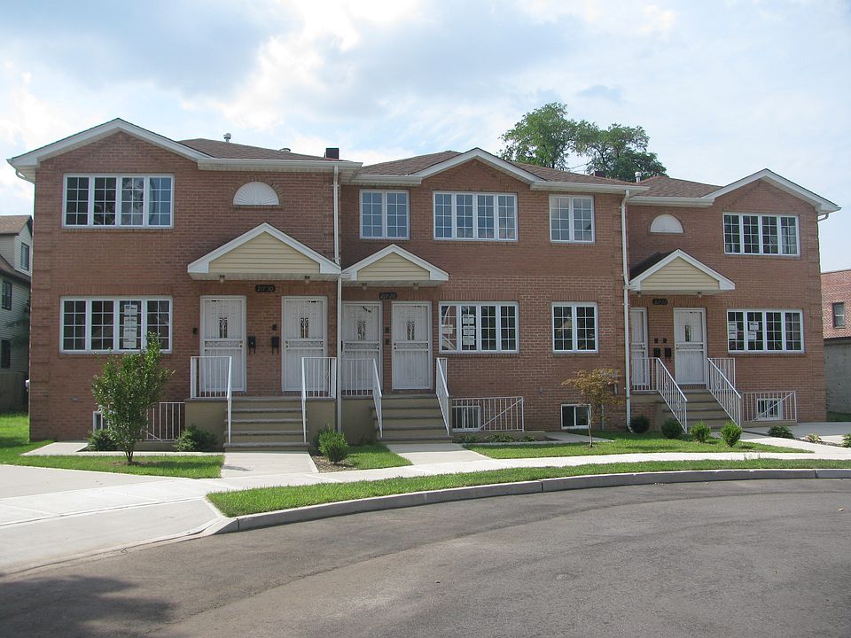 1st image of 21726 106th Ave
