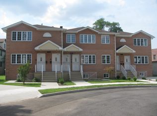 21726 106th Ave, Queens Village, NY 11429
