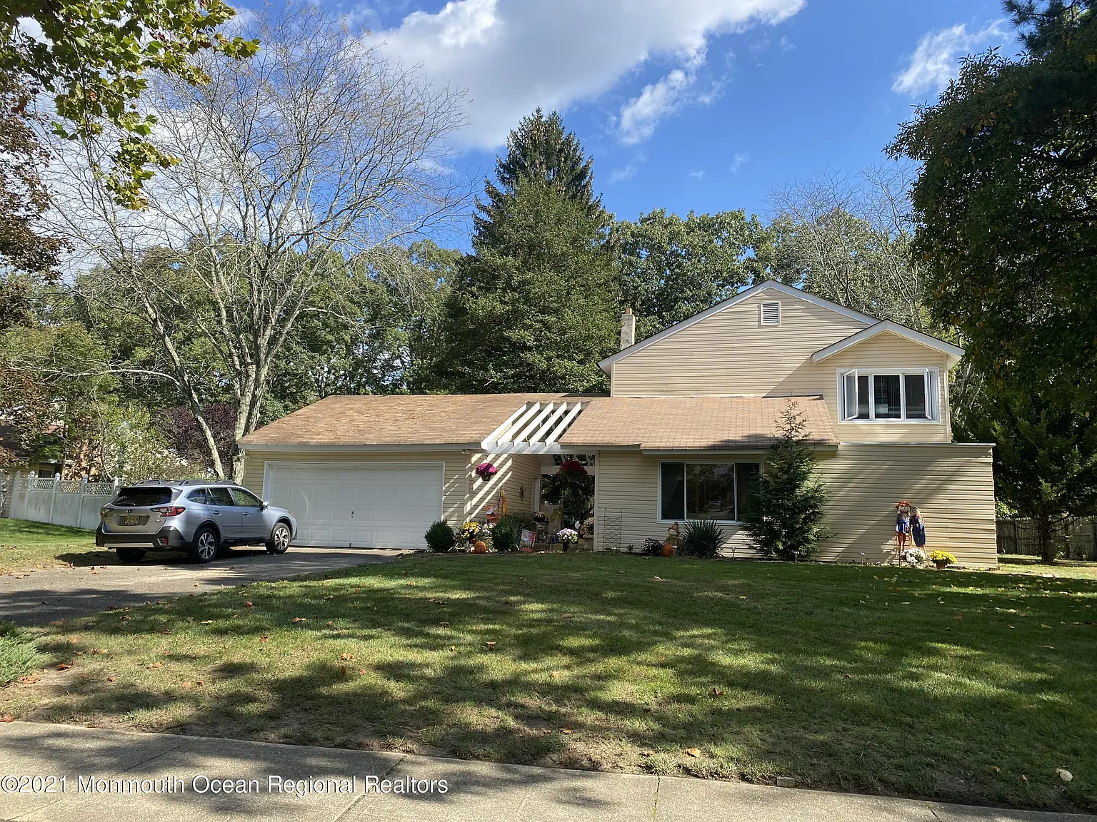 69 Buckingham Dr photo 1