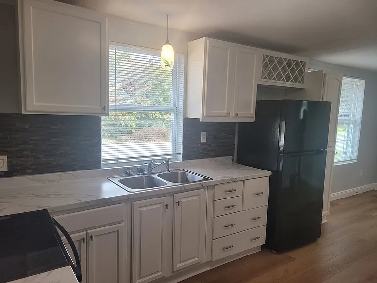 1320 Oleander Ave — Photo 10
