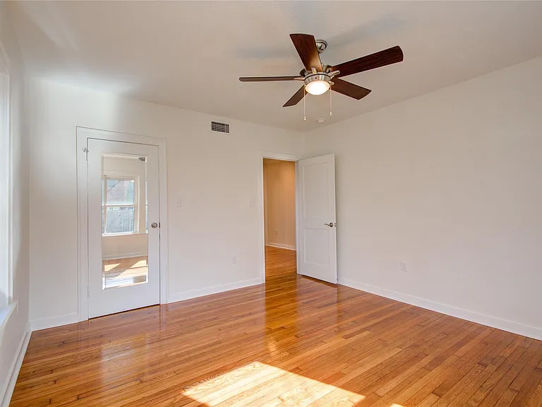 2208 Blodgett St #1 — Photo 25