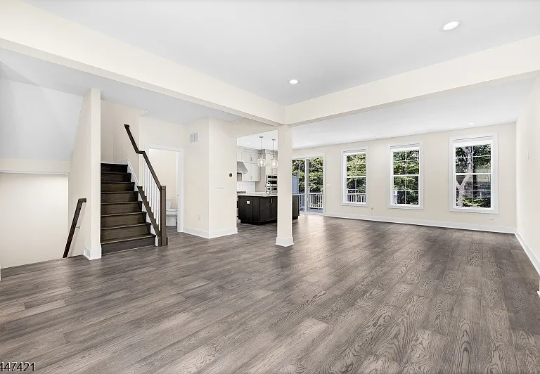 106 Swenson St — Photo 7