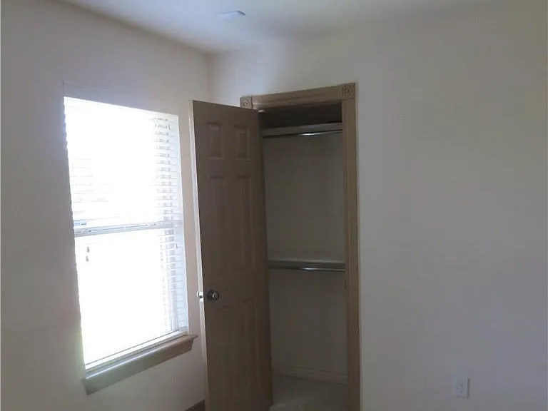 1801 Mead Ln — Photo 12