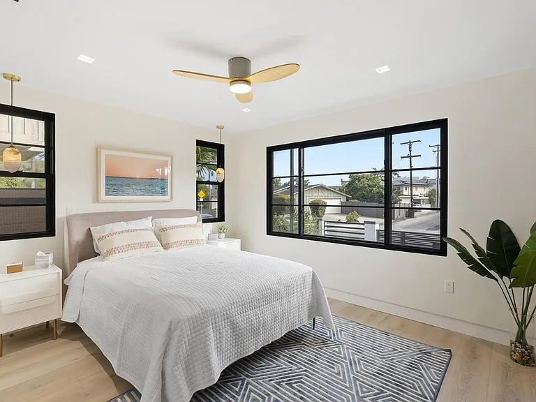952 Pacific Beach Dr — Photo 17
